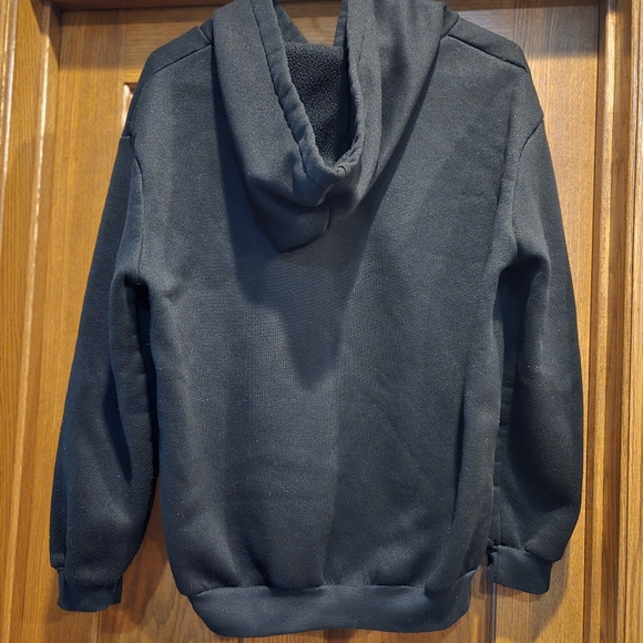 SHEIN Black and White Heart Graphic Sweatshirt - Picture 10 of 12